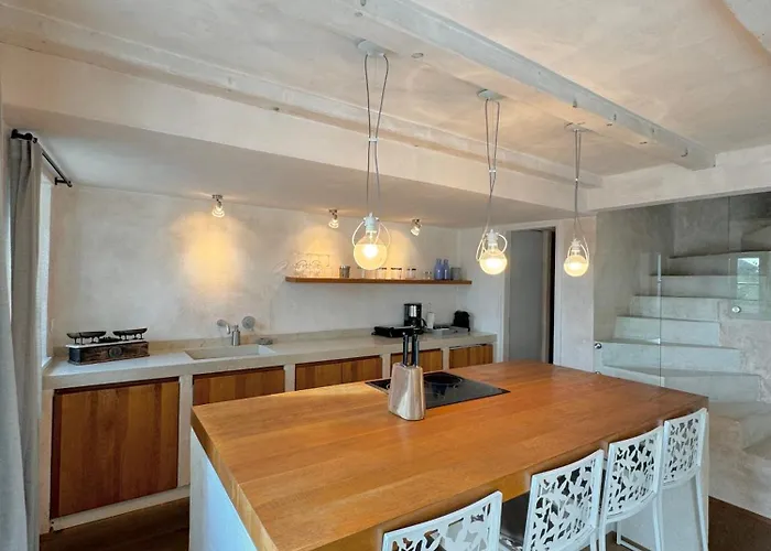 Stone House 펜션 브르사르