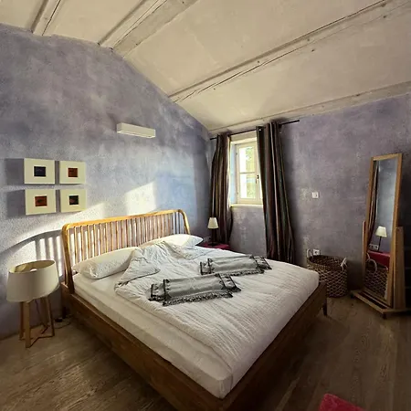 Semesterbostad Stone House