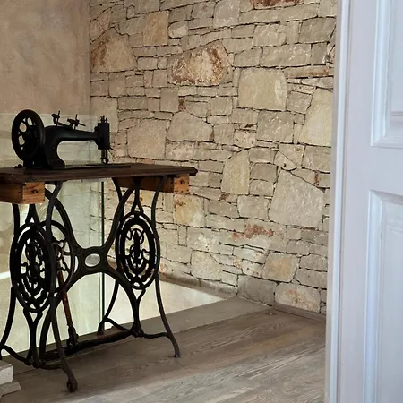 Semesterbostad Stone House *