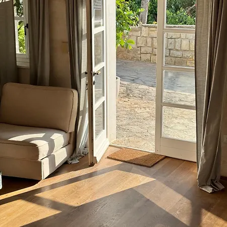 Semesterbostad Stone House